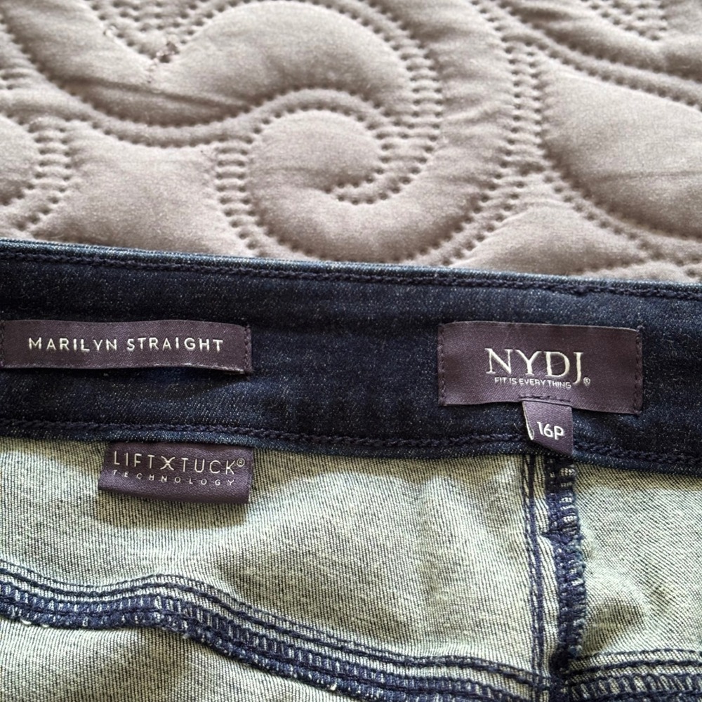 NYDJ Marilyn Straight Jeans 16P Petite Dark Wash Lift Tuck Stretch EUC - Picture 10 of 13